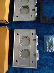 Vintage Lot of 2 HUBBELL 5206 Double Flap Weatherproof Lift Cover Plates Metal