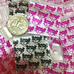 BaggiesSince1987 Design Zip Bags 1515 100PCS SWEETHEART in SILVER on PEARL GREEN