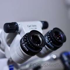 Carl Zeiss OPMI VARIO 700 Surgical Microscope with Foot Switch