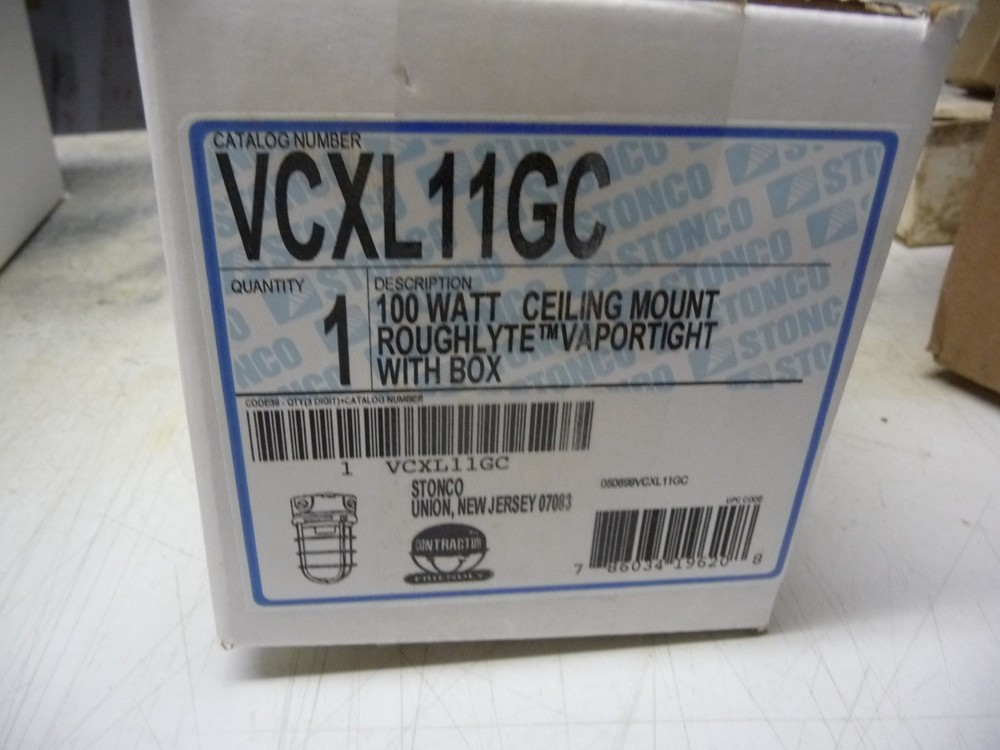 Stonco VCXL11GC, 100 watt Roughlyte Vaportight Light Fixture w/Box, 120VAC, New