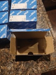 NEW IN BOX SICK WTT12L-B2562 1072637 Sensor BRAND NEW US SELLER!!!!!