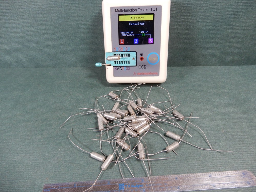 Unknown Make PIO? Capacitors 4.7uf 25V Qty 30 NOS Axial Leads