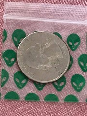 100 SMALL BAGGIES 1515 1.5″ X 1.5″ MINI Resealable POLY DESIGNER BAG GREEN ALIEN