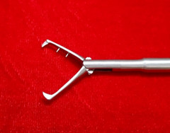 Laparoscopic Tenaculum 1×1 10mmx330mm Reusable High Quality Surgical Instruments