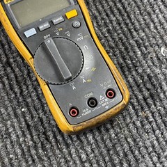 Fluke 115 True-RMS Field Technicians Digital Multimeter No Leads