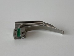 L27/L28: Lot of 8 Rusch Propper Emerald Piramal Blades