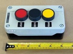 DMC CONTROL STATION RC3P540300 RC3P 10A 500VAC TYPE 4 ENCLOSURE 3-BUTTON