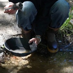 Gold rush panning kit with carry bag; 10-piece prospecting tools for adults and
