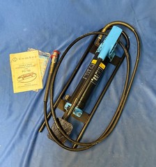 Cembre PO 700 Hydraulic Foot Pump w/ Case