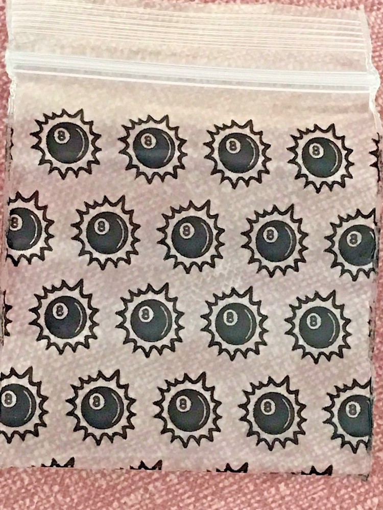 100 SMALL BAGGIES 1515 1.5″ X 1.5″ MINI Resealabe POLY DESIGNER BAG Magic 8-Ball