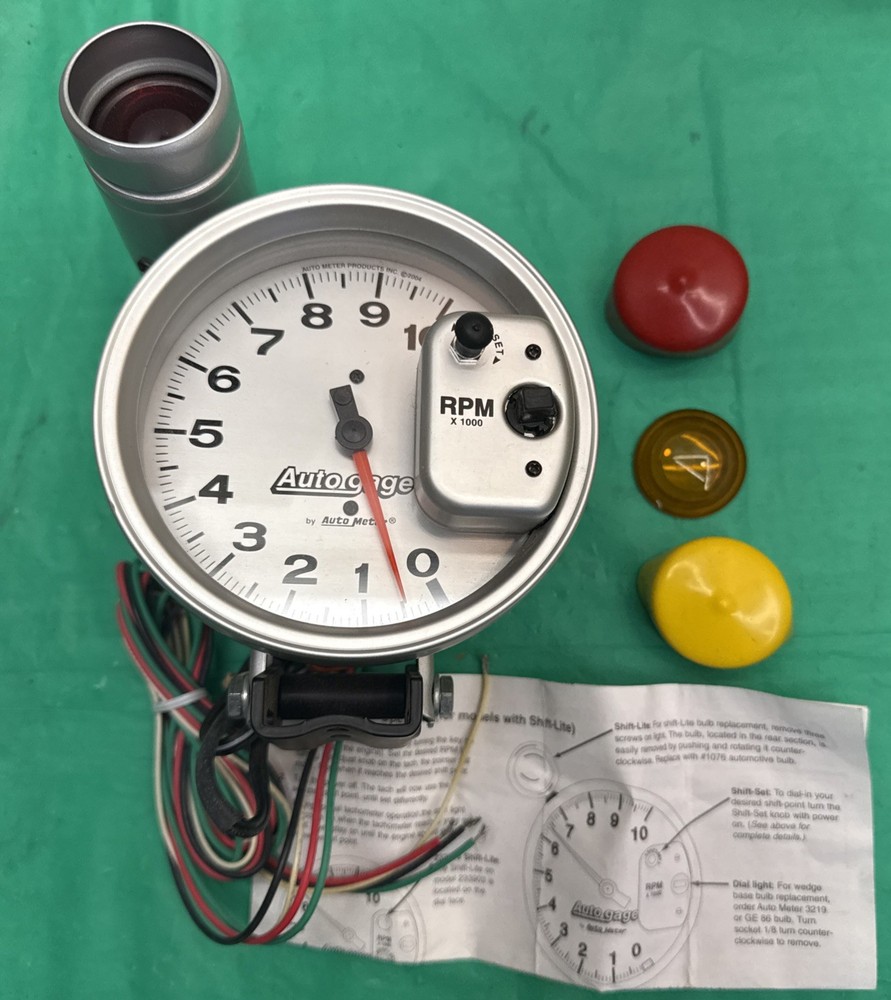 NOS AUTO-GAGE Tach -10K Silver With Shift Light #223911