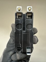 Square D QOB220 Circuit Breaker – 20 Amp 2 Pole – Bolt-On NEW NO BOX