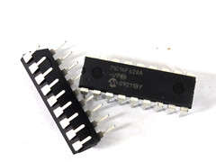 UNBRANDED 20 PIN IC SOCKET STAMPED PIC16F628A LOT OF 25
