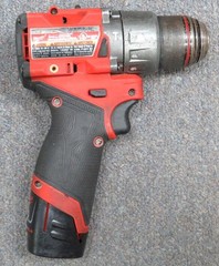 MILWAUKEE 3404-20 M12 1/2″ HAMMER DRILL W/ CP 2.0 AH BATTERY