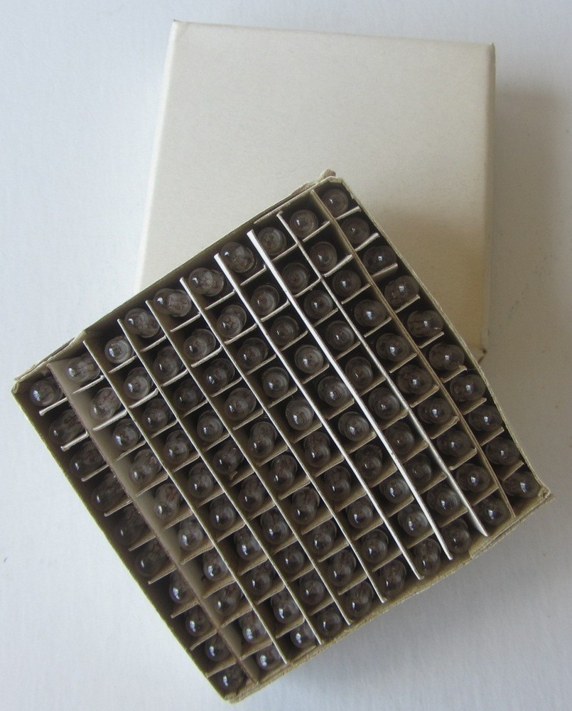 NOS Box of 100 pcs 8691 Miniature Incandescent Lamp Bulbs 10V .015A Screw Base