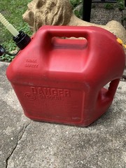 Blitz 5 Gallon Vented Gas Can w/flex spout & Easy Pour Handles