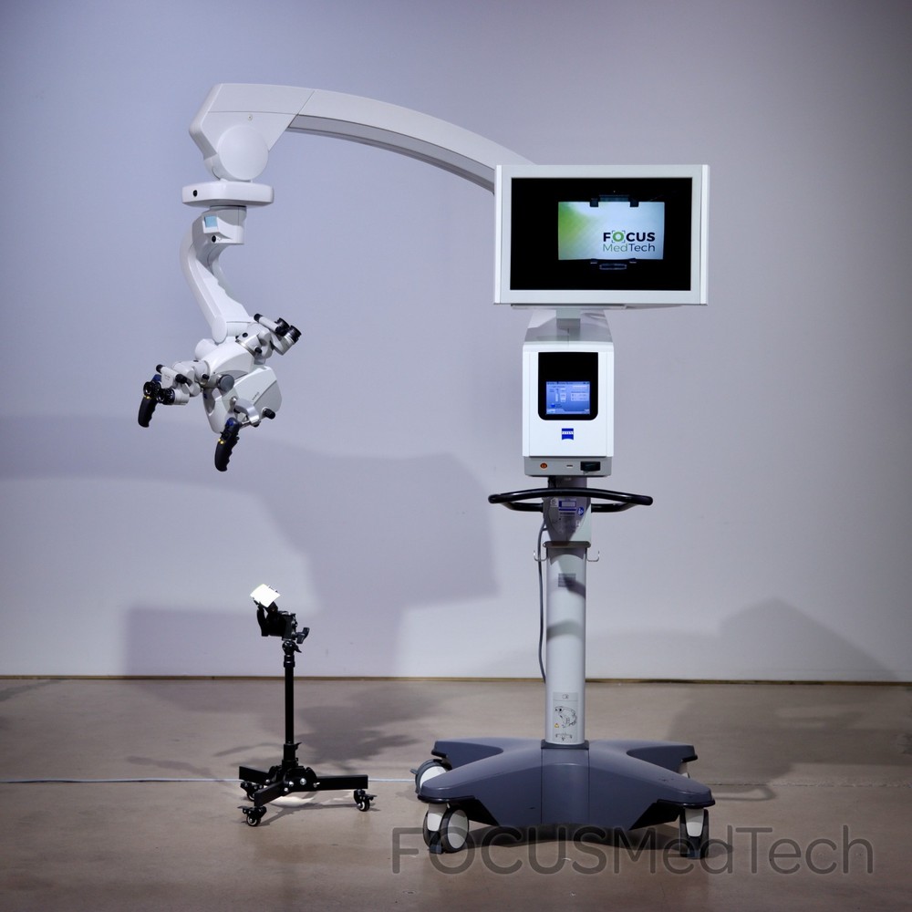 Carl Zeiss OPMI VARIO 700 Surgical Microscope with Foot Switch