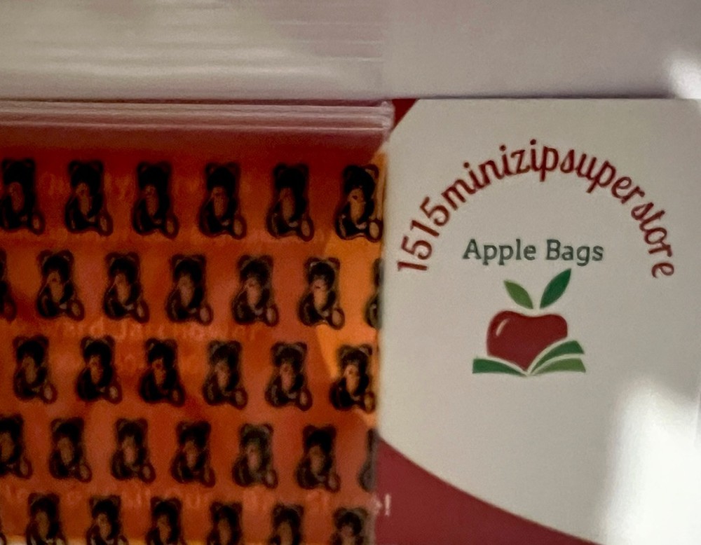 200 SMALL BAGGIES 1515 1.5″ X 1.5″ MINI RESEALABLE POLY DESIGNER BAGS TEDDY BEAR
